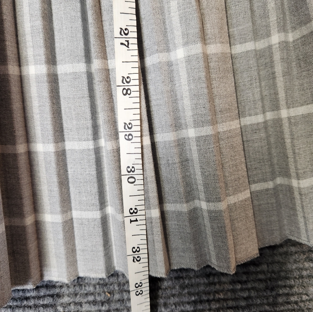 Zara Basics White Collared Button Down Gray Pleat… - image 8